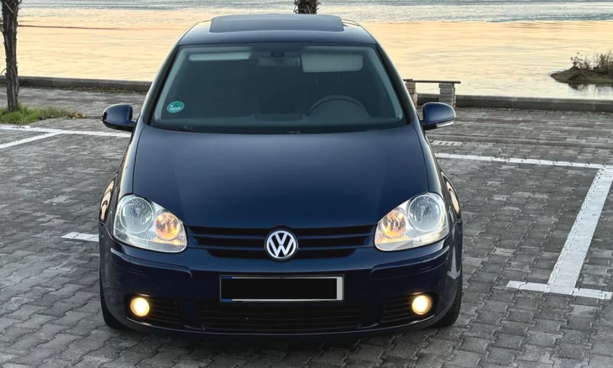 Makina ne shitje ne Tirane, Volkswagen, 2005 Diesel,Kambio Automatik Pagesa 5,200  Euro.
