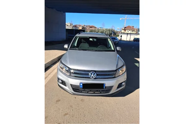 Makina ne shitje ne Tirane - 8,000 Euro