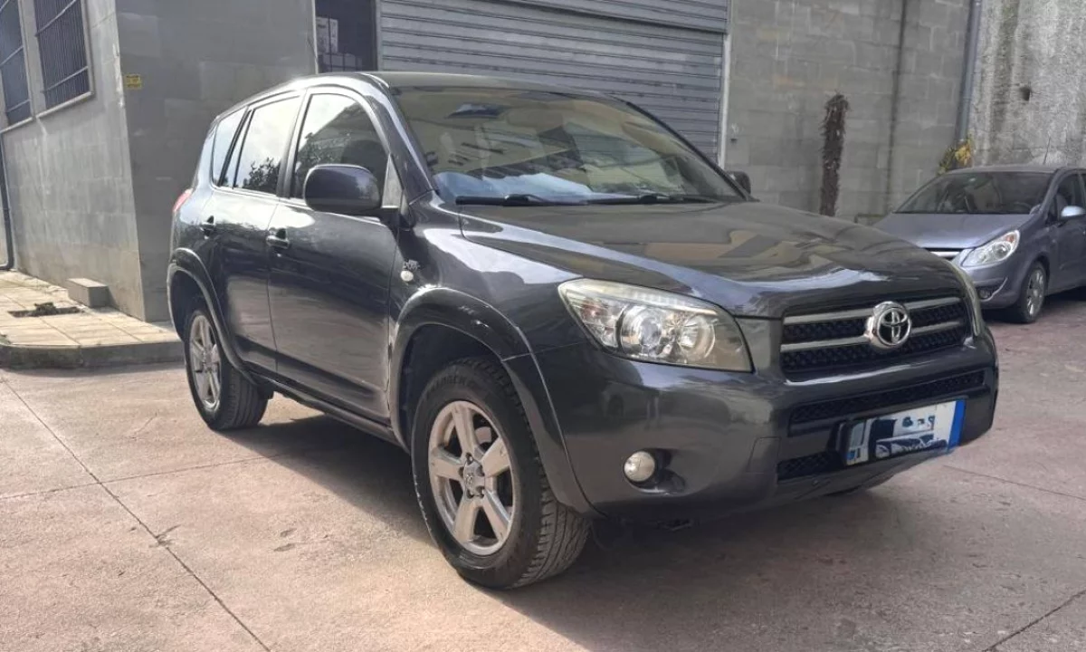 Makina ne shitje ne Tirane, Toyota, 2007 Diesel,Kambio Manual Pagesa 4,900  Euro.