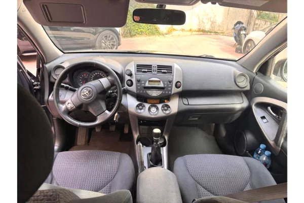 Makina ne shitje ne Tirane - 4,900 Euro