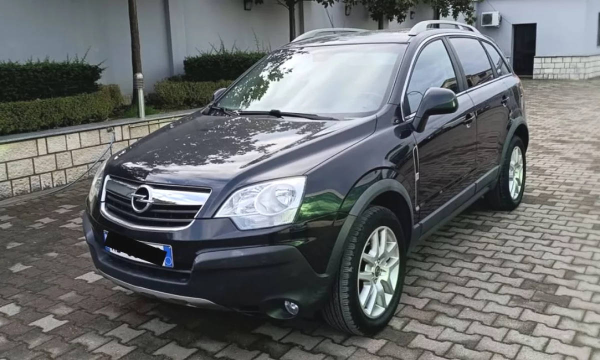 Makina ne shitje ne Tirane, Opel, 2010 Diesel,Kambio Automatik Pagesa 4,000  Euro.