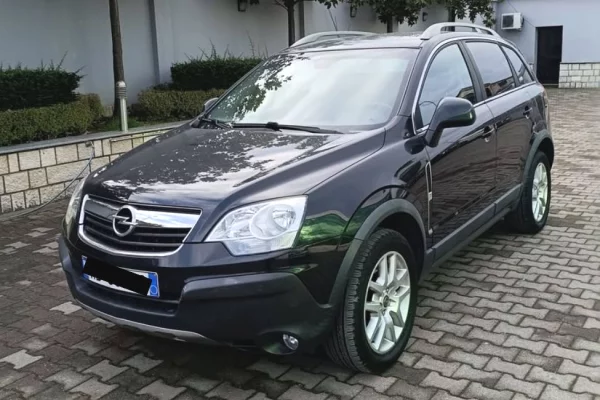 Makina ne shitje ne Tirane - 4,000 Euro