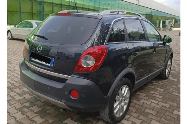 Makina ne shitje ne Tirane - 4,000 Euro