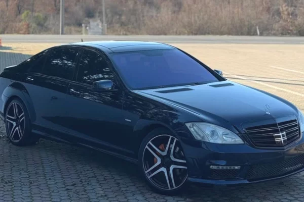 Makina ne shitje ne Tirane - 7,999 Euro