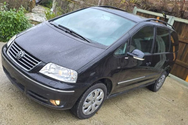 Makina ne shitje ne Tirane - 3,900 Euro