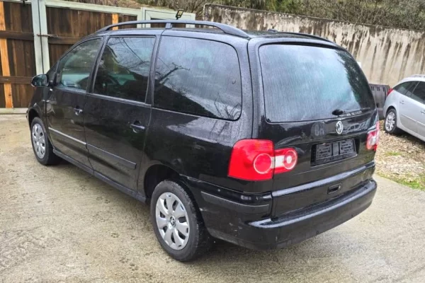 Makina ne shitje ne Tirane - 3,900 Euro