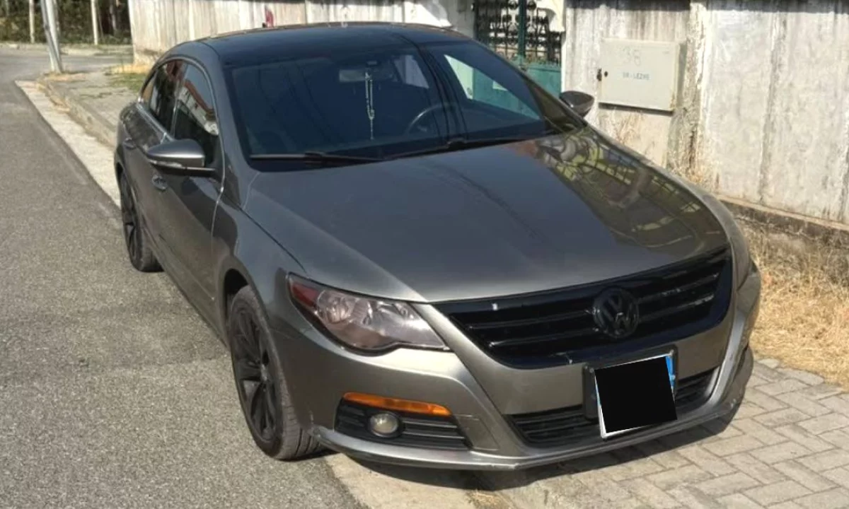 Makina ne shitje ne Tirane, Volkswagen, 2010 Benzine,Kambio Automatik Pagesa 4,000  Euro.