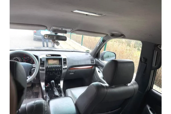 Makina ne shitje ne Tirane - 16,700 Euro