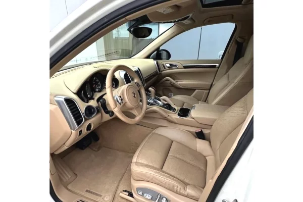 Makina ne shitje ne Tirane - 13,900 Euro