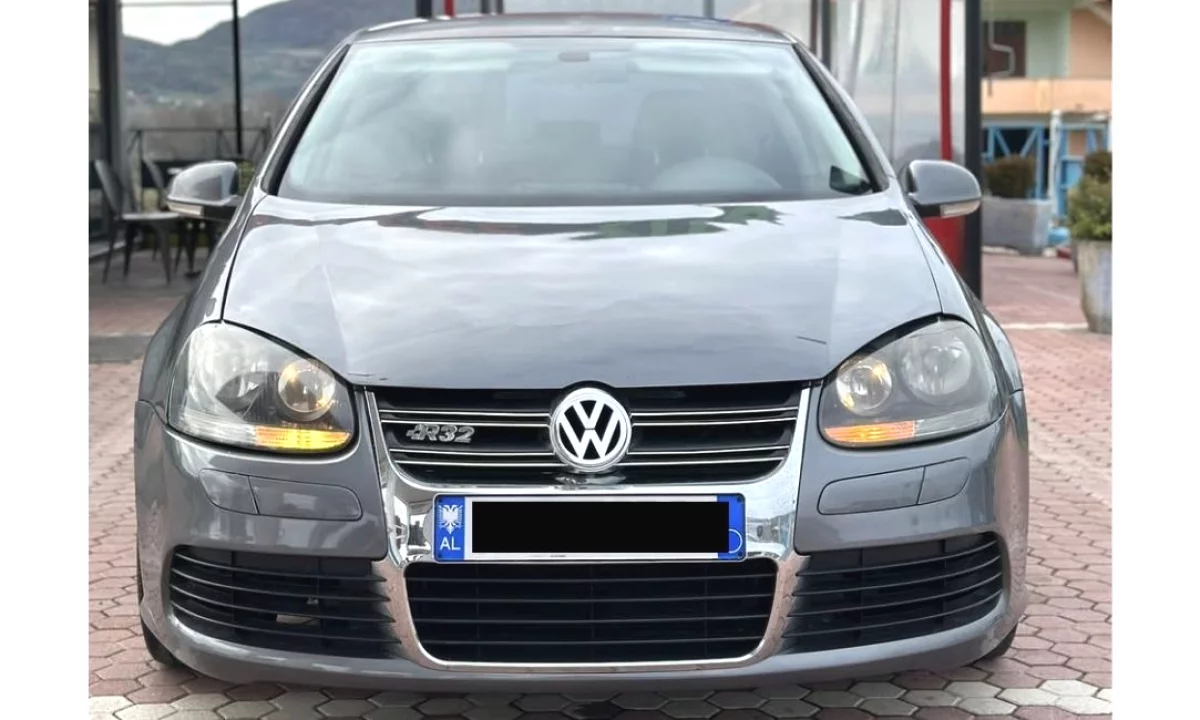Makina ne shitje ne Tirane, Volkswagen, 2006 Diesel,Kambio Manual Pagesa 3,200  Euro.