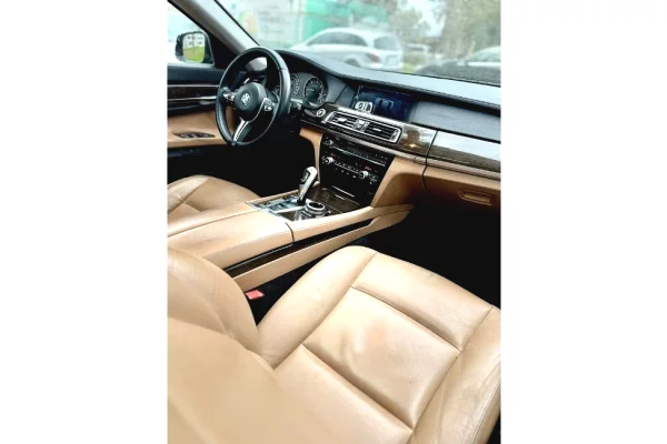 Makina ne shitje ne Tirane - 8,500 Euro