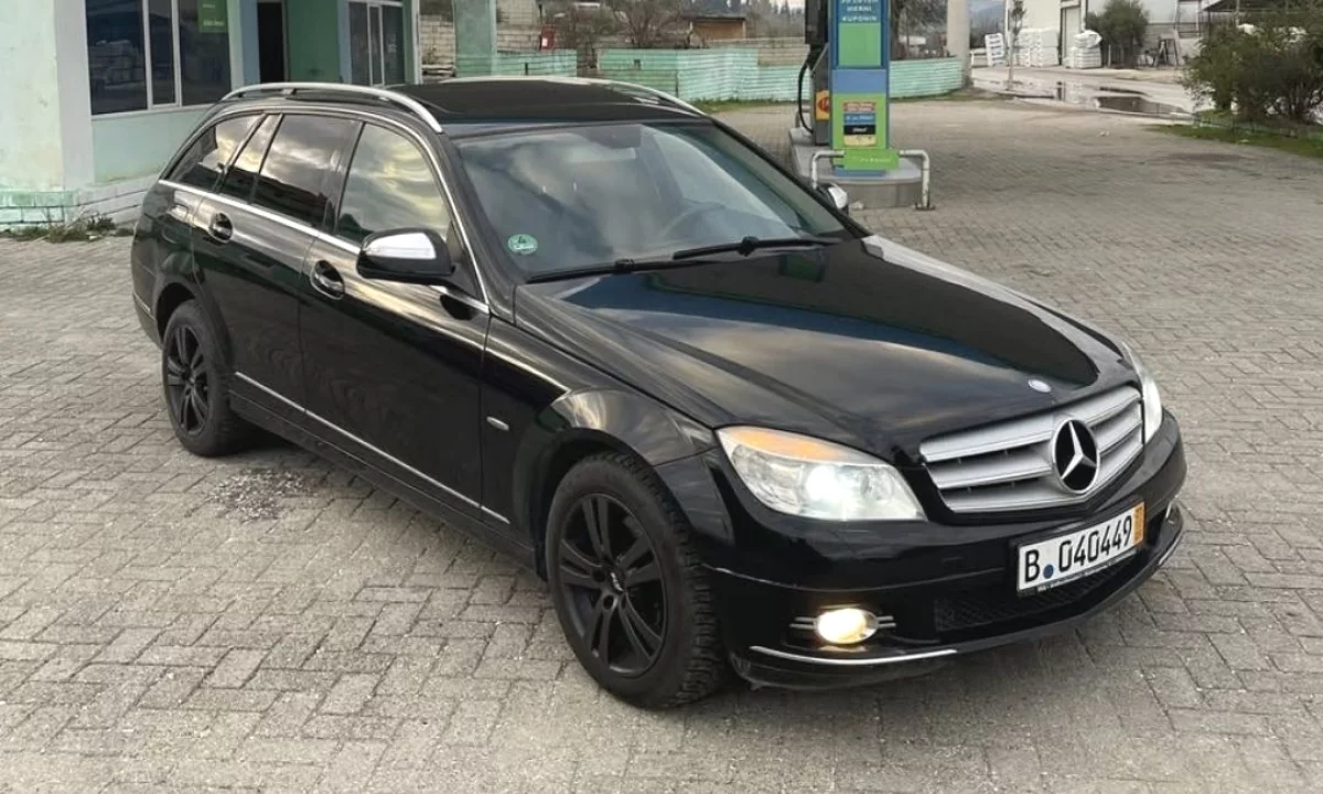 Makina ne shitje ne Tirane, Mercedes-Benz, 2008 Diesel,Kambio Manual Pagesa 4,500  Euro.