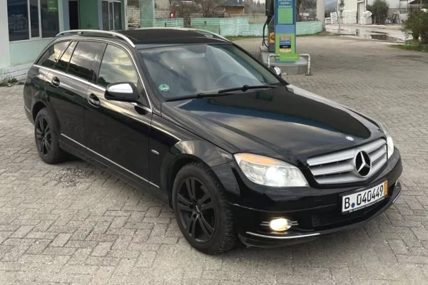 Makina ne shitje ne Tirane - 4,500 Euro