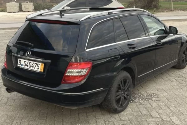 Makina ne shitje ne Tirane - 4,500 Euro