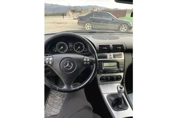 Makina ne shitje ne Tirane - 3,900 Euro