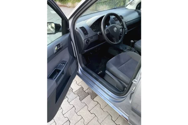 Makina ne shitje ne Tirane - 3,800 Euro