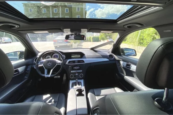 Makina ne shitje ne Tirane - 7,900 Euro