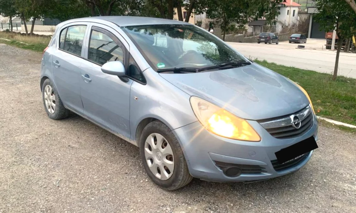 Makina ne shitje ne Tirane, Opel, 2008 Diesel,Kambio Manual Pagesa 2,600  Euro.