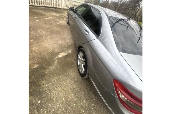 Makina ne shitje ne Tirane - 5,500 Euro