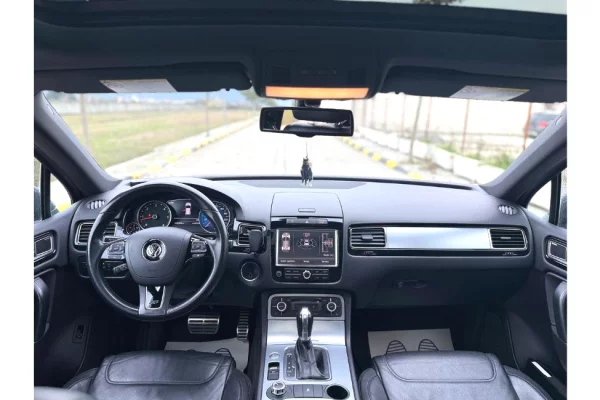 Makina ne shitje ne Tirane - 15,800 Euro