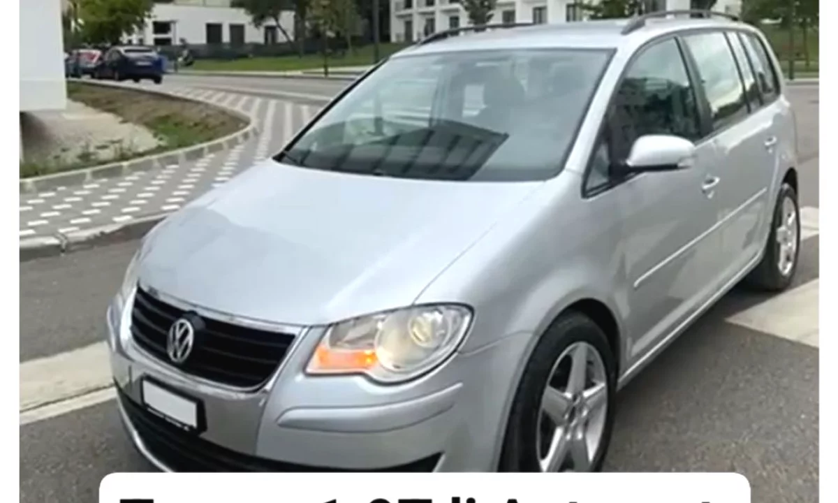 Makina ne shitje ne Tirane, Volkswagen, 2005 Diesel,Kambio Automatik Pagesa 5,000  Euro.