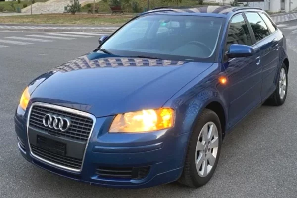 Makina ne shitje ne Tirane - 4,700 Euro