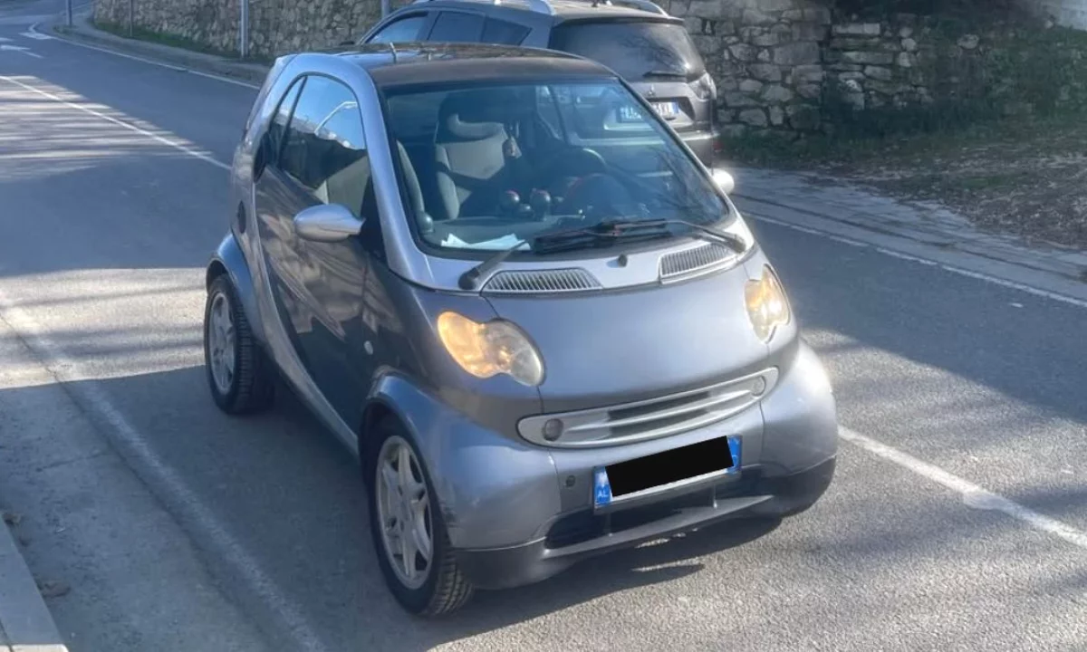 Cars for sale in Tirana, Smart, 2002 Diesel,Kambio Automatik Payment 1,650  Euro.