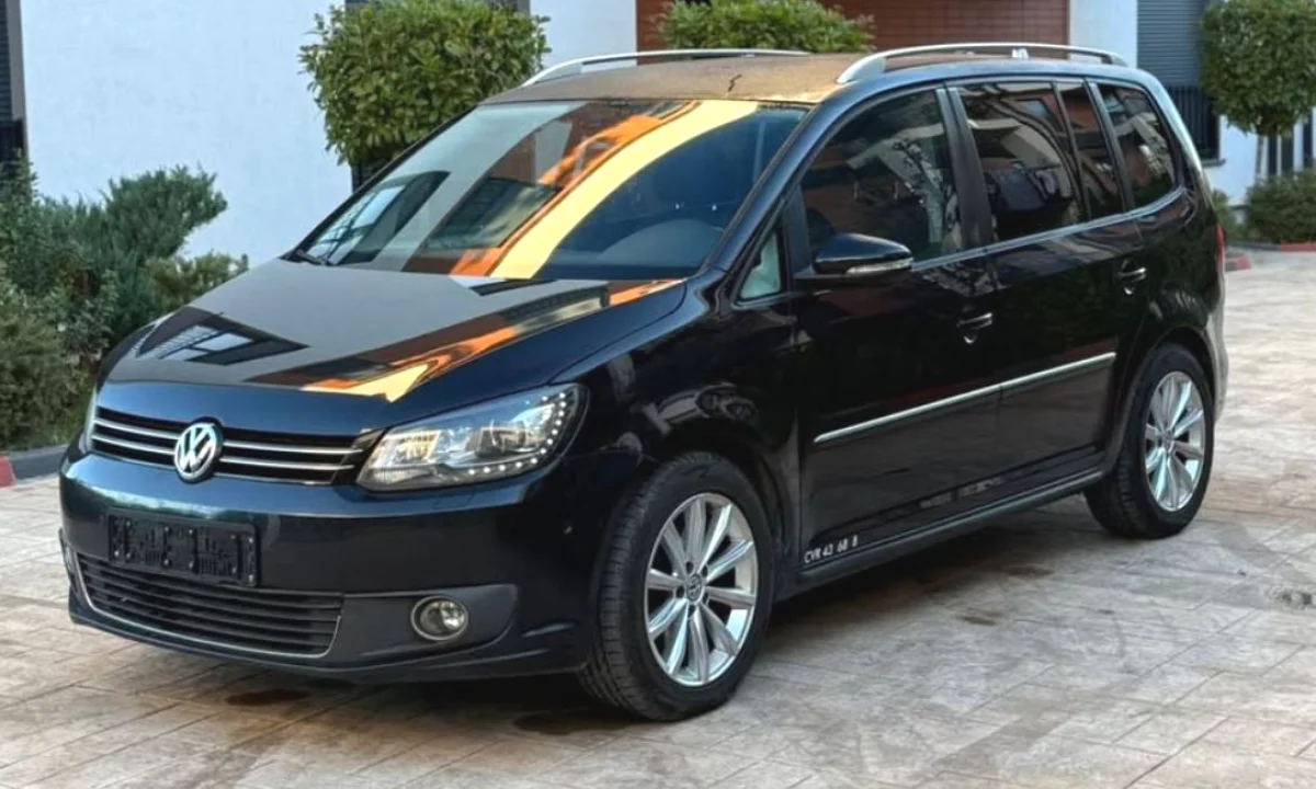 Makina ne shitje ne Tirane, Volkswagen, 2014 Diesel,Kambio Automatik Pagesa 9,999  Euro.