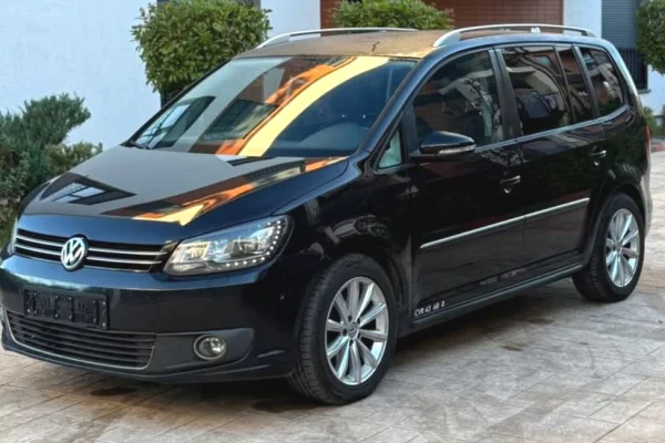 Makina ne shitje ne Tirane - 9,999 Euro