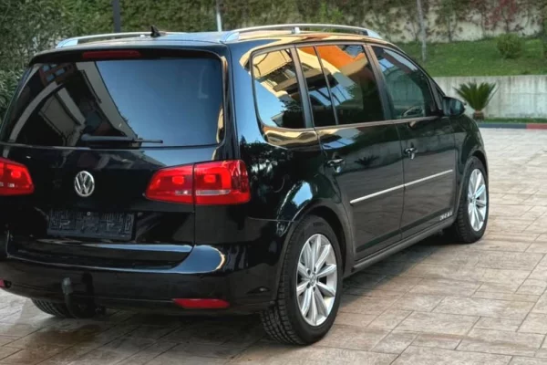 Makina ne shitje ne Tirane - 9,999 Euro