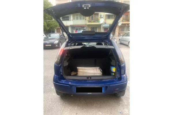 Makina ne shitje ne Tirane - 2,000 Euro