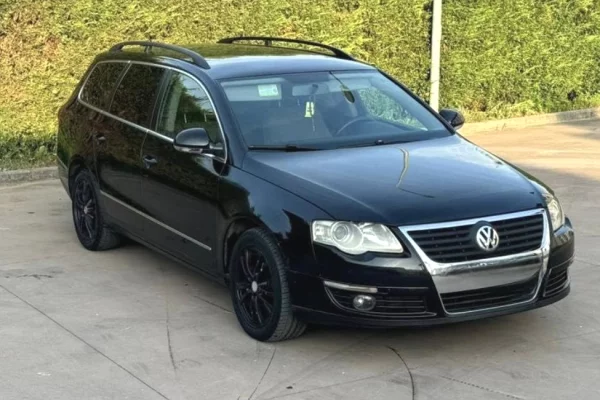 Makina ne shitje ne Tirane - 3,200 Euro