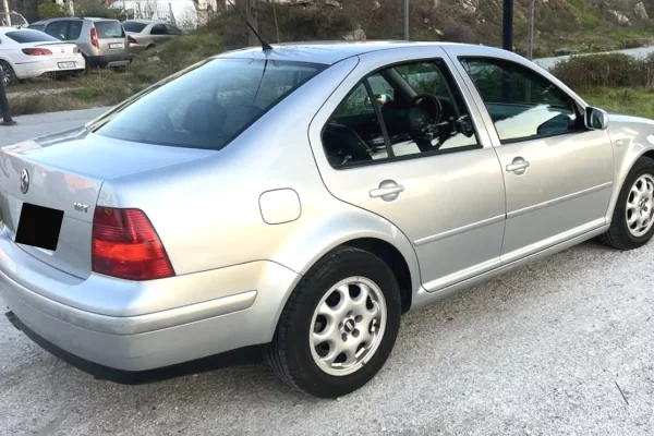 Makina ne shitje ne Tirane - 1,900 Euro