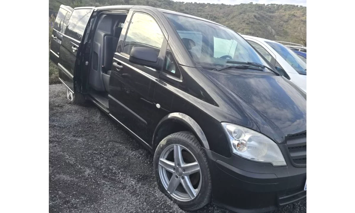 Makina ne shitje ne Tirane, Mercedes-Benz, 2011 Diesel,Kambio Manual Pagesa 10,500  Euro.