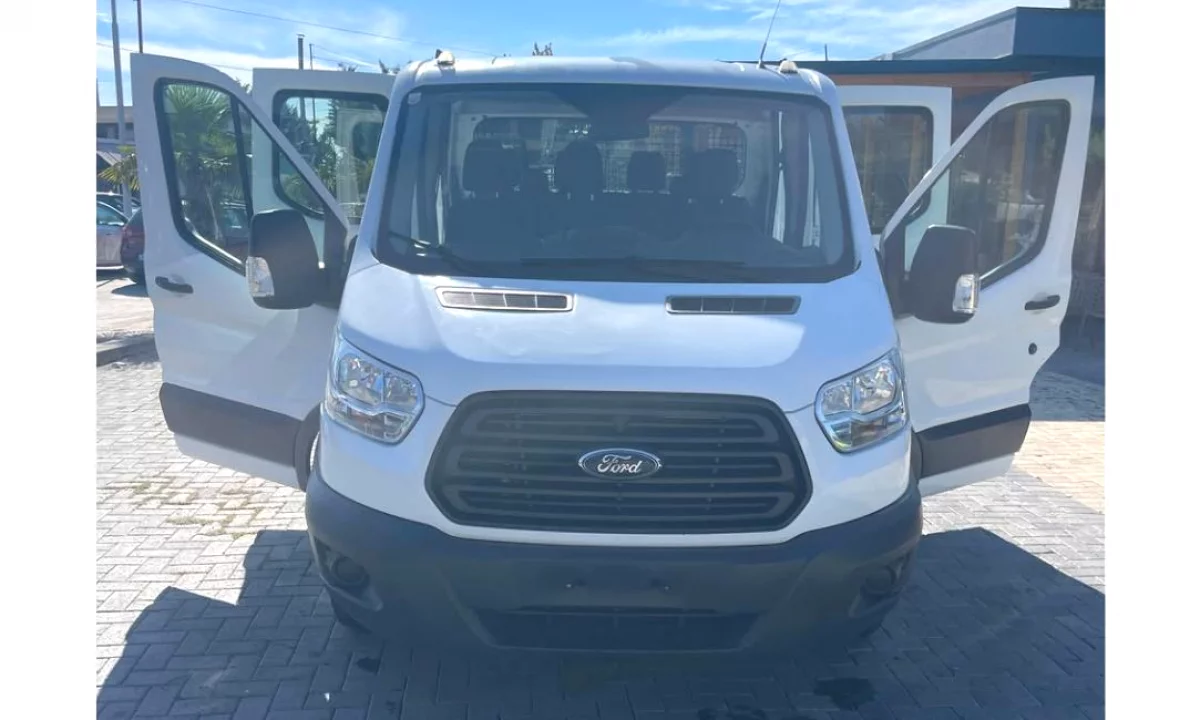 Makina ne shitje ne Tirane, Ford, 2016 Diesel,Kambio Automatik Pagesa 14,000  Euro.