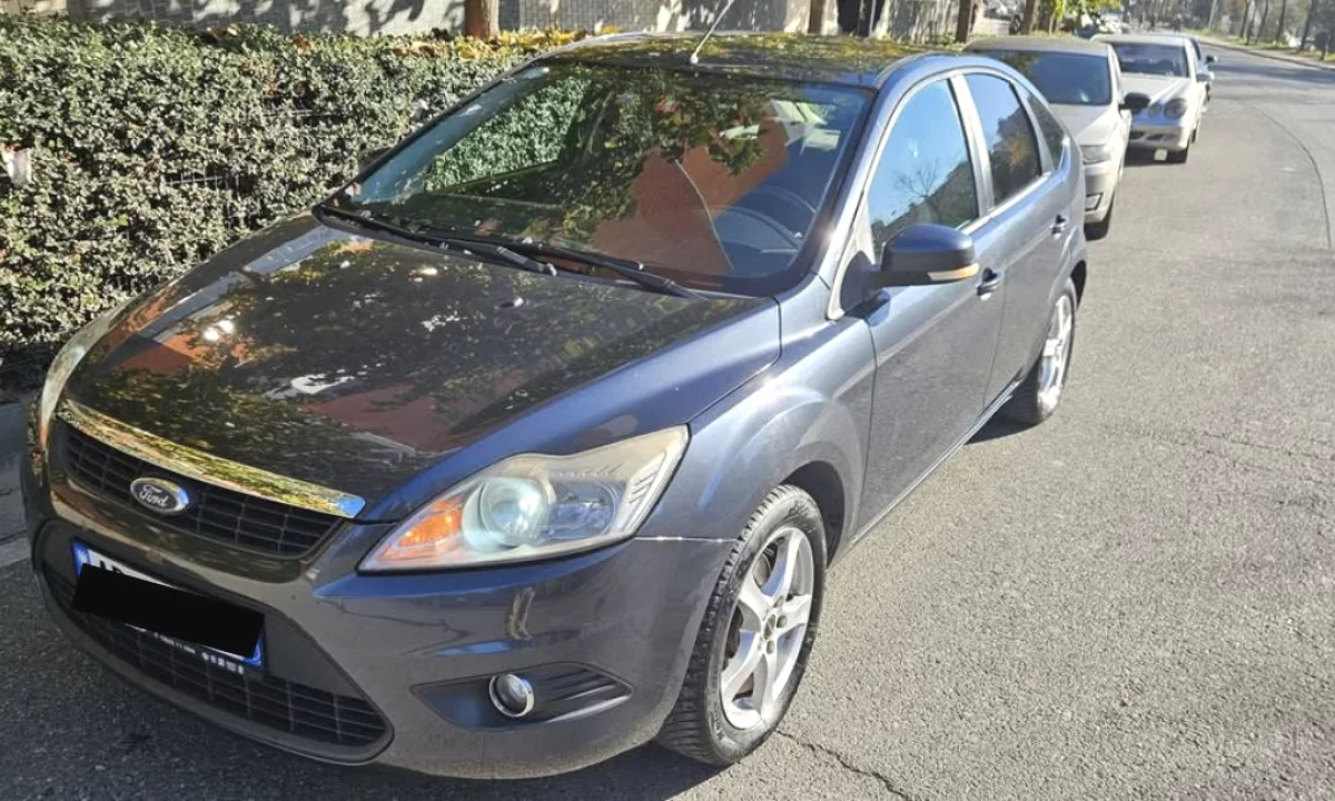 Makina ne shitje ne Tirane, Ford, 2008 gasoline-gas,Kambio Automatik Pagesa 4,000  Euro.