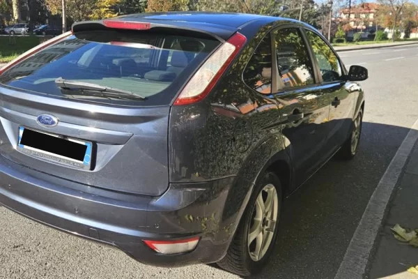 Makina ne shitje ne Tirane - 4,000 Euro