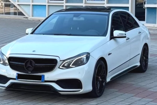 Makina ne shitje ne Tirane - 12,400 Euro