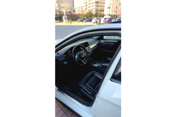 Makina ne shitje ne Tirane - 12,400 Euro