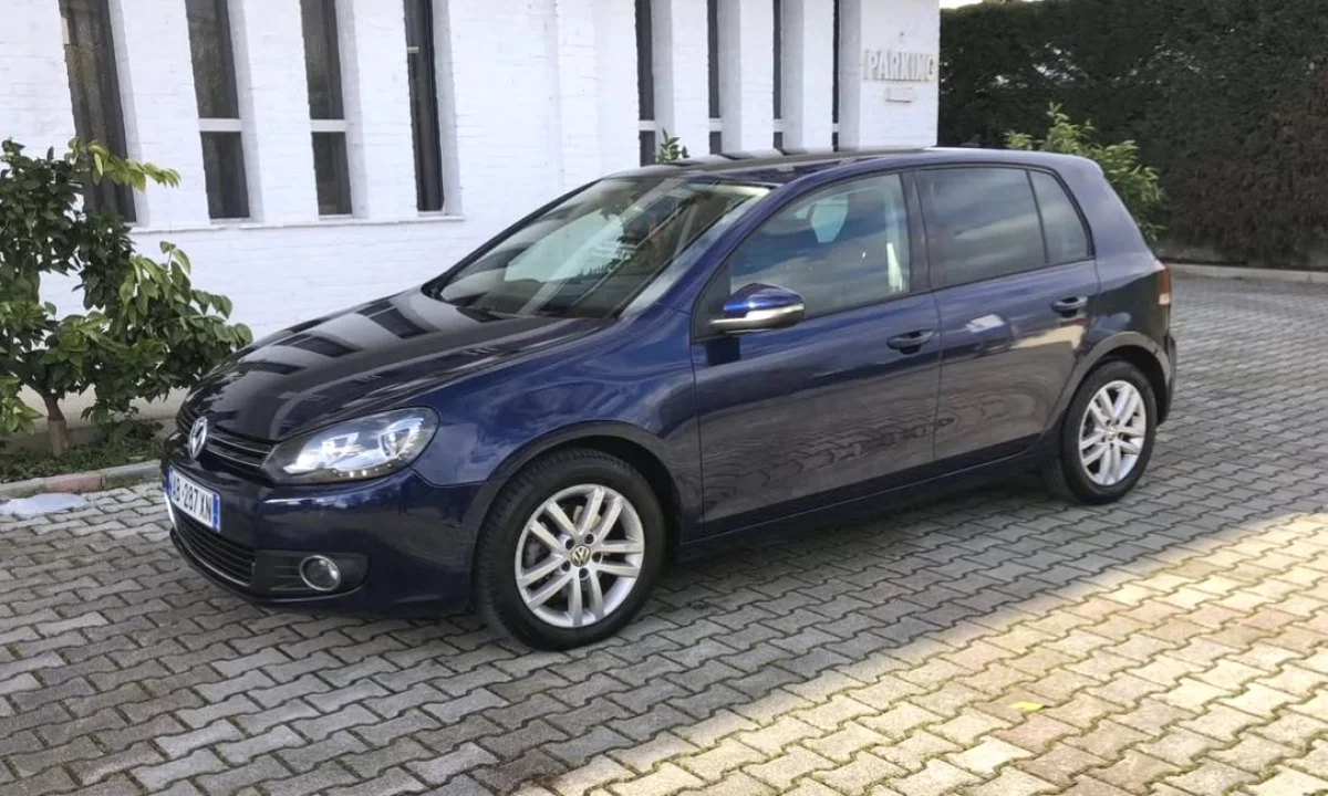 Makina ne shitje ne Tirane, Volkswagen, 2011 Diesel,Kambio Automatik Pagesa 7,000  Euro.