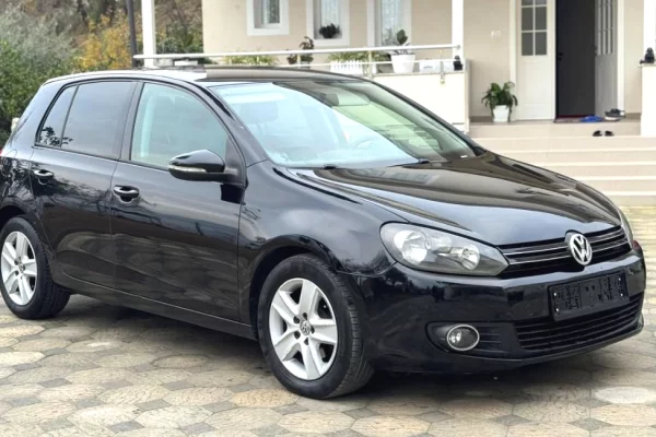 Makina ne shitje ne Tirane - 6,400 Euro