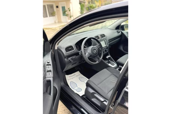 Makina ne shitje ne Tirane - 6,400 Euro