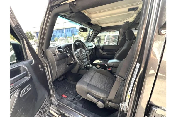 Makina ne shitje ne Tirane, Jeep, 2016 Diesel,Kambio Automatik Pagesa 28,000  Euro.