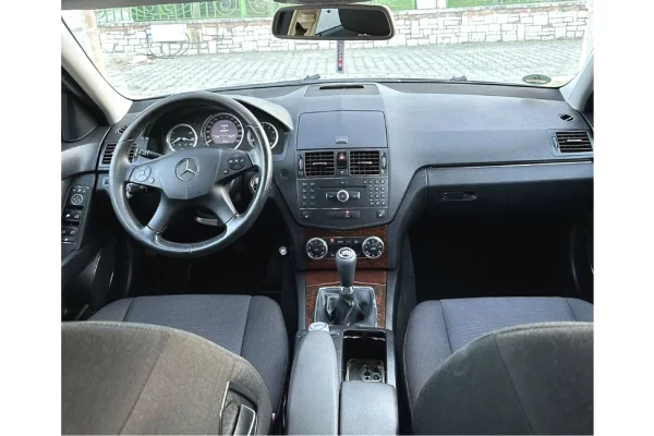 Makina ne shitje ne Tirane - 5,300 Euro