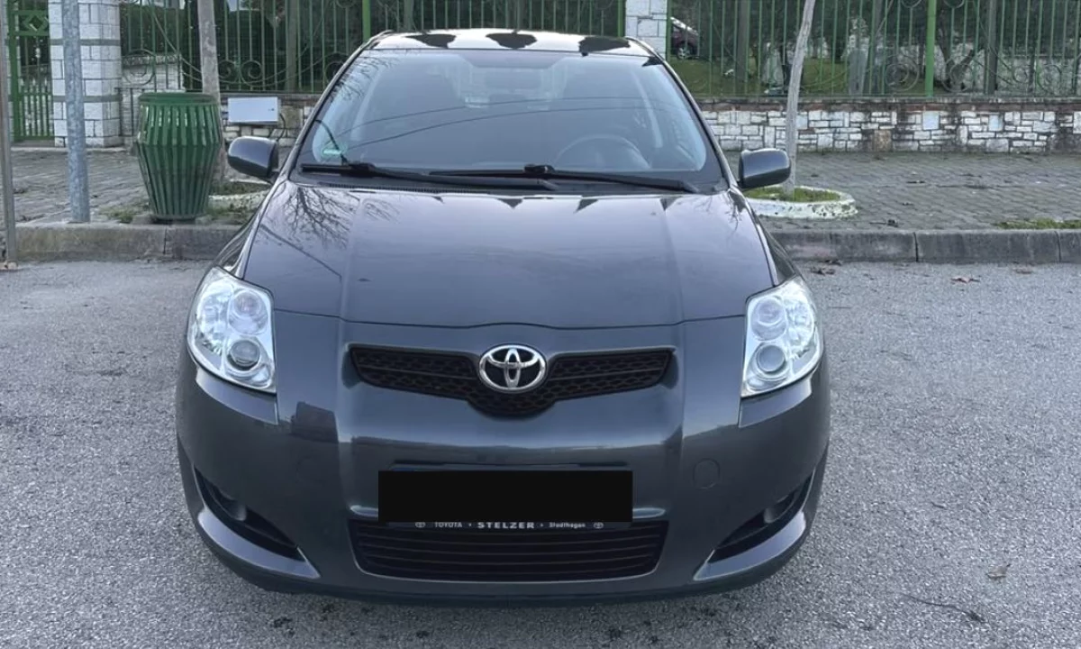 Makina ne shitje ne Tirane, Toyota, 2010 Diesel,Kambio Manual Pagesa 4,500  Euro.