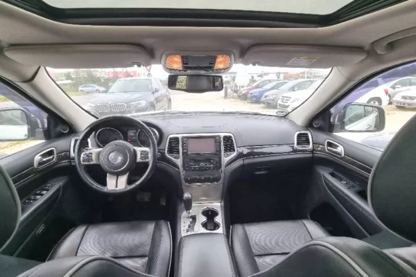 Makina ne shitje ne Tirane - 12,000 Euro