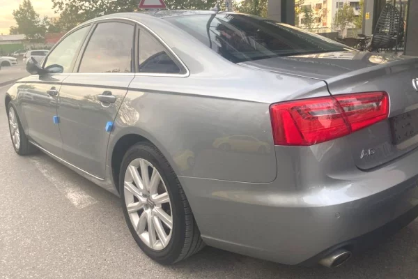 Makina ne shitje ne Tirane - 9,800 Euro