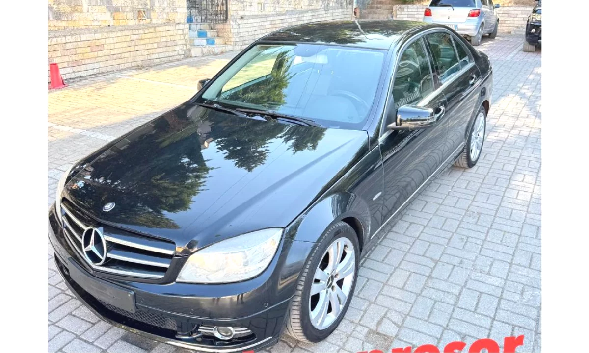 Makina ne shitje ne Tirane, Mercedes-Benz, 2006 Benzine,Kambio Automatik Pagesa 6,200  Euro.