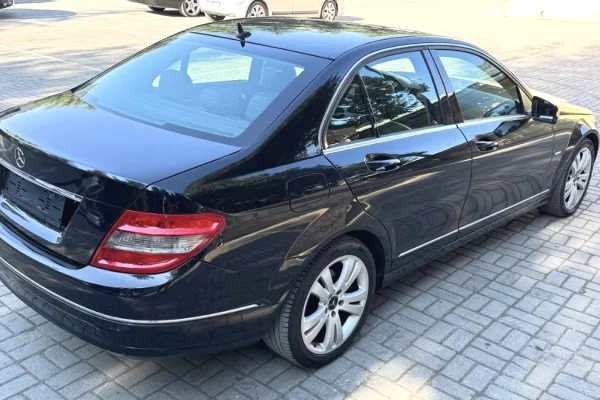 Makina ne shitje ne Tirane - 6,200 Euro