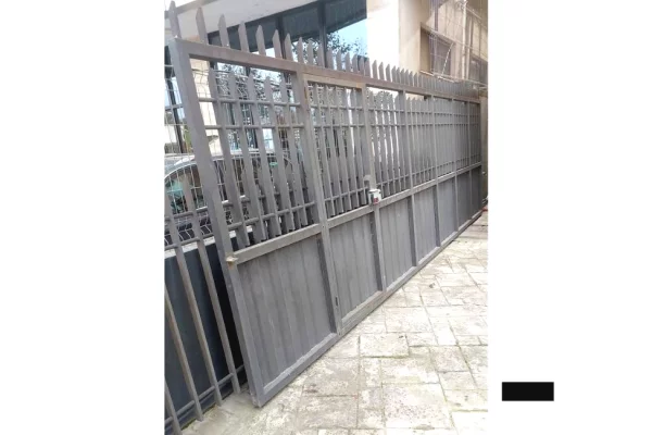 Artikuj te ndryshem ne Durres - 80,000 Leke